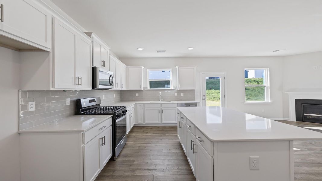 Furnished interior view inside a new home in Sage Grove, Lyman (Image 10).