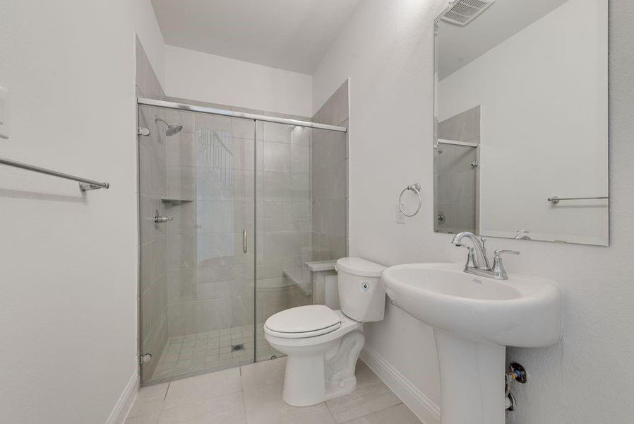 Furnished interior view inside a new home in Edgewater, Fate (Image 8).