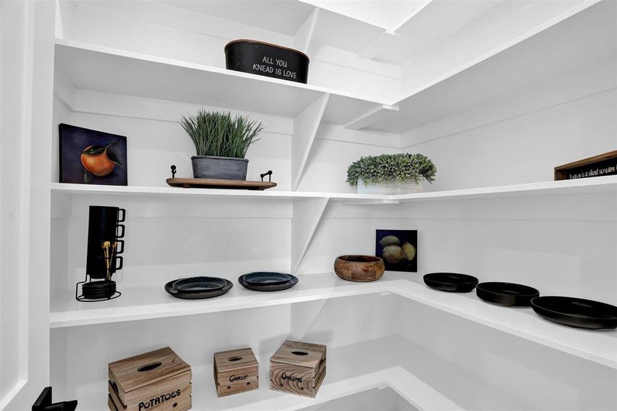 Close-up of interior finishes inside a home in , Celeste (Image 20).