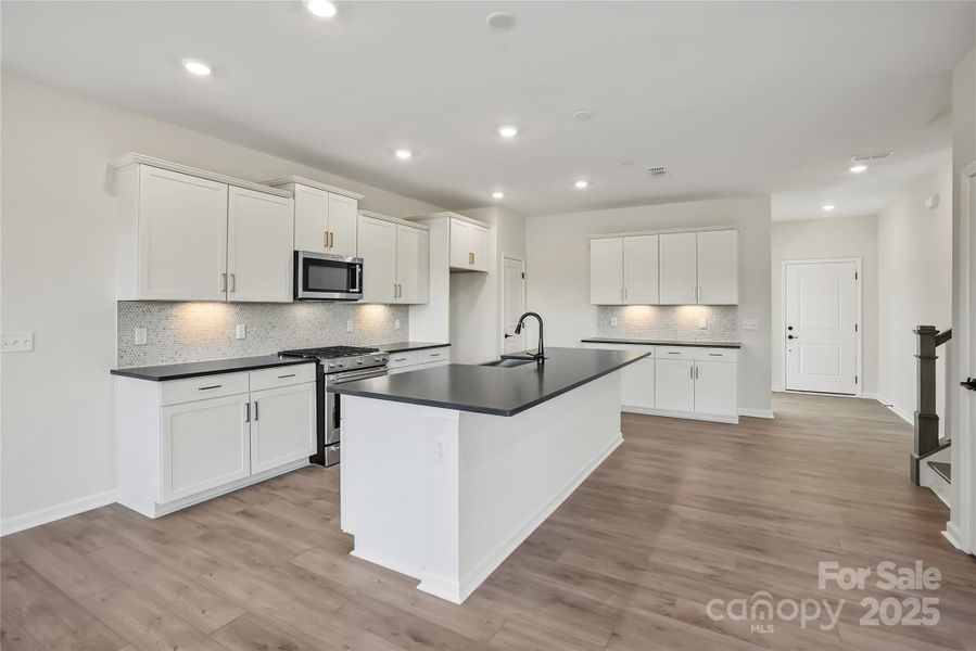 Digital Image Similar