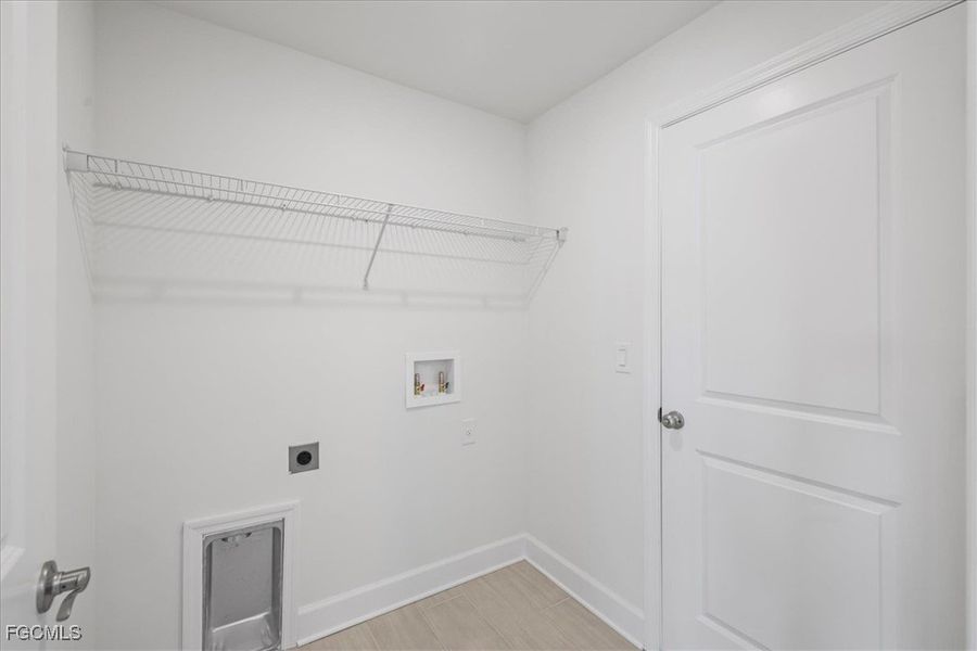 Spacious, unfurnished interior of a new home in Cape Coral, Cape Coral (Image 31). Spacious, unfurnished interior of a new home in Cape Coral, Cape Coral (Image 31).