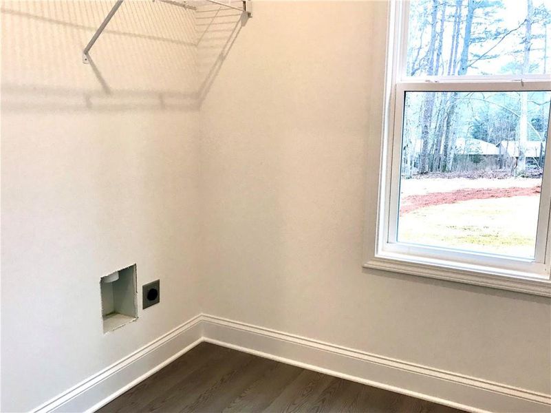 Spacious, unfurnished interior of a new home in , Waleska (Image 16).