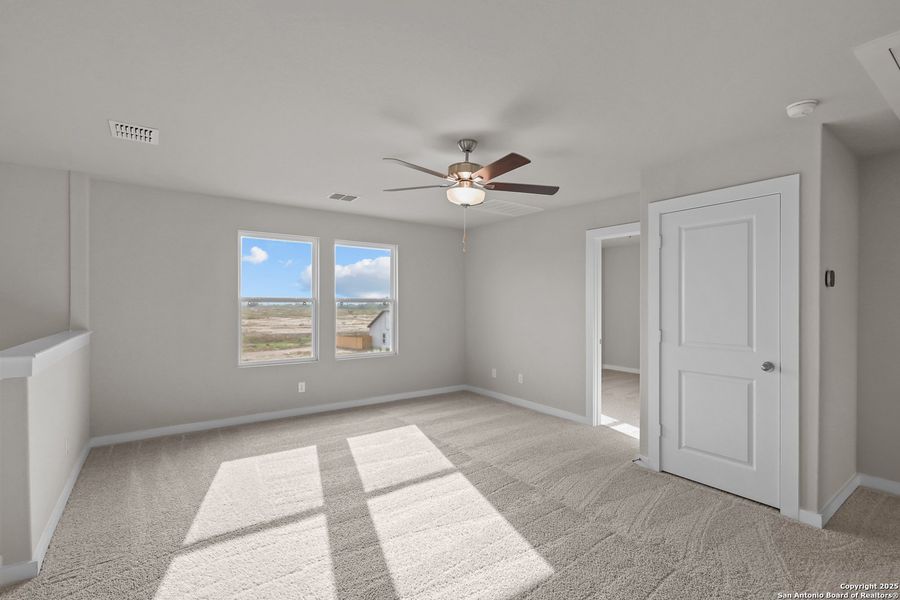Spacious, unfurnished interior of a new home in Garden Grove, Schertz (Image 16).