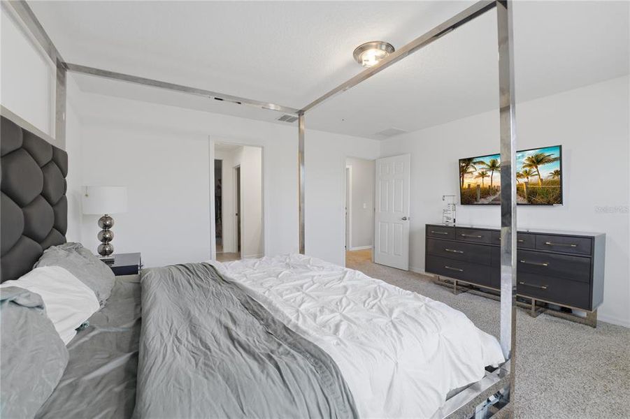 Furnished interior view inside a new home in , Davenport (Image 16).