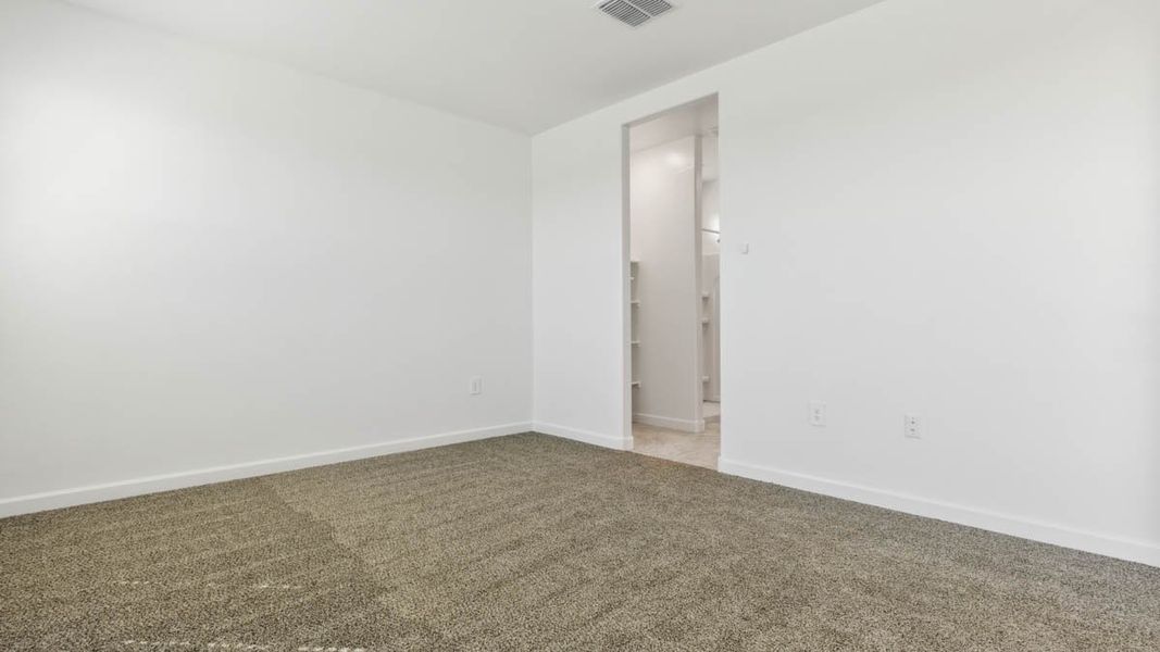 Spacious, unfurnished interior of a new home in Sorrento, Maricopa (Image 15).