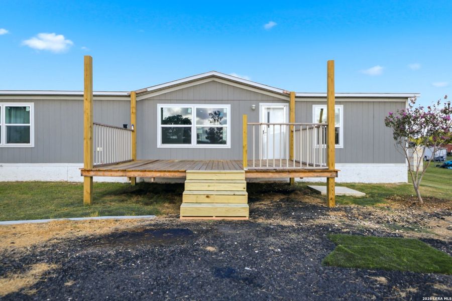 Exterior details and patio area of a home in , Atascosa (Image 21).