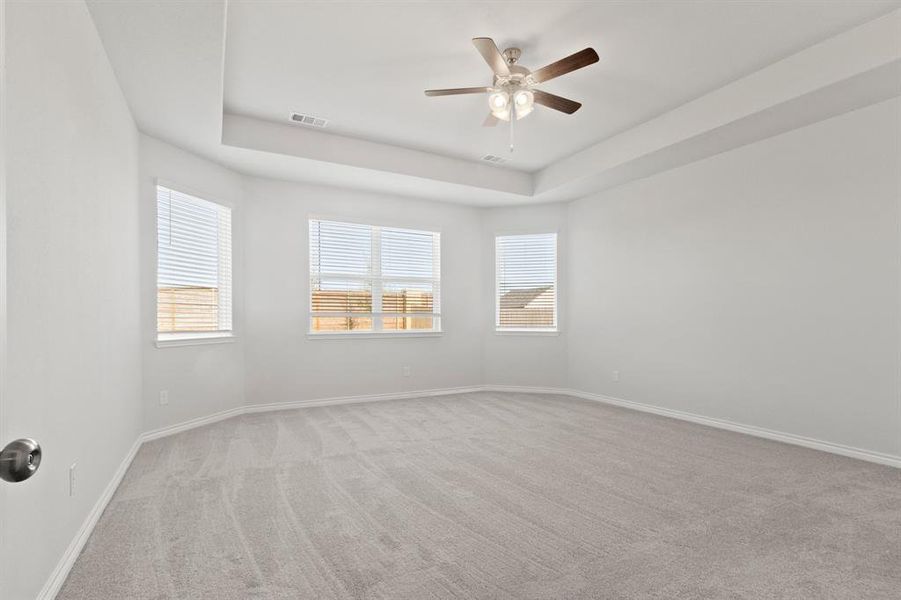 Spacious, unfurnished interior of a new home in Retreat at Fossil Creek, Fort Worth (Image 12).