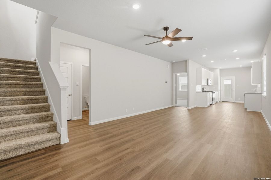 Spacious, unfurnished interior of a new home in Dauer Ranch, New Braunfels (Image 15). Spacious, unfurnished interior of a new home in Dauer Ranch, New Braunfels (Image 15).