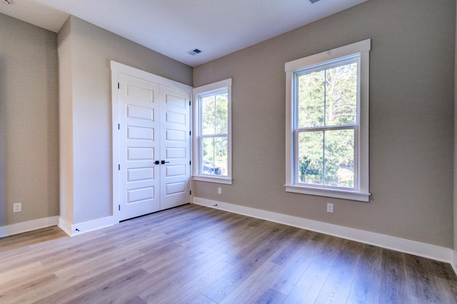 Spacious, unfurnished interior of a new home in , Charleston (Image 34).
