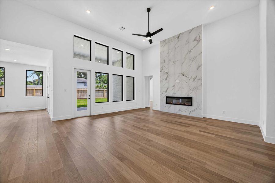 Spacious, unfurnished interior of a new home in Friendswood Trails 70' Homesites, Friendswood (Image 18).