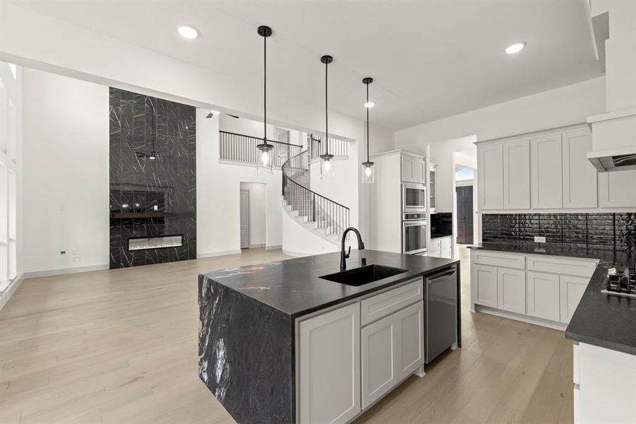 11. 903 Stellar - Kitchen (3)