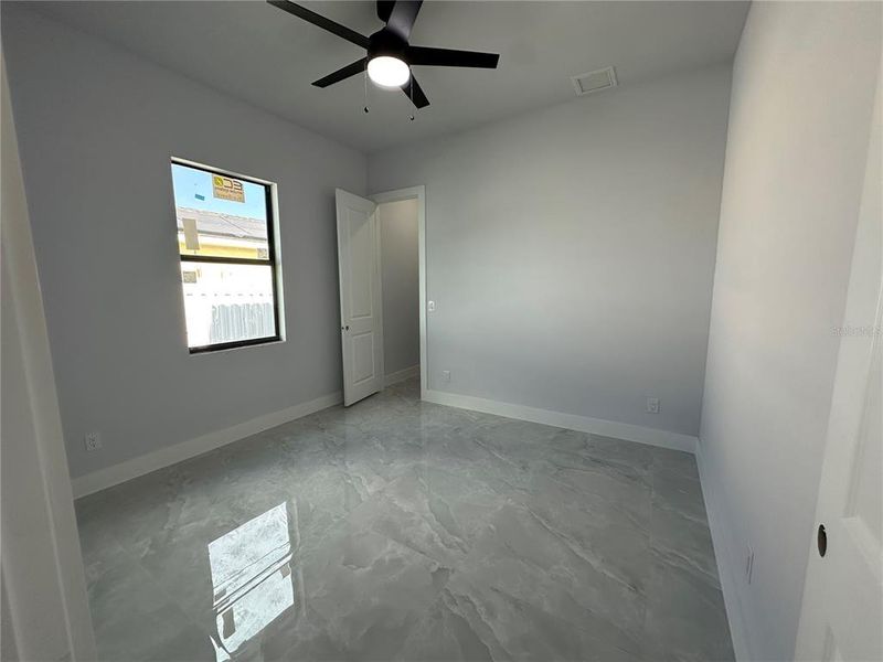 Spacious, unfurnished interior of a new home in , Cape Coral (Image 10).