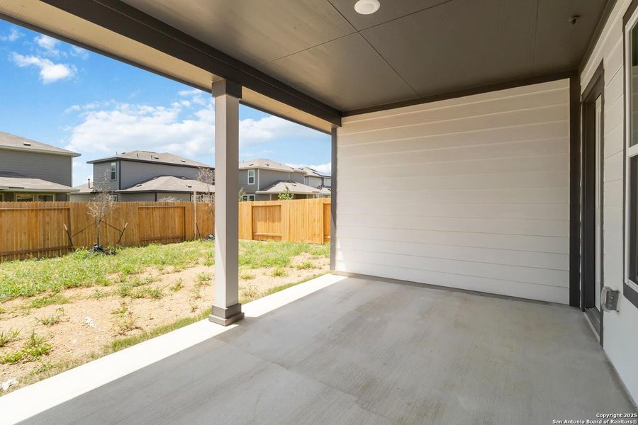Spacious, unfurnished interior of a new home in Willow Point, San Antonio (Image 21). Spacious, unfurnished interior of a new home in Willow Point, San Antonio (Image 21).