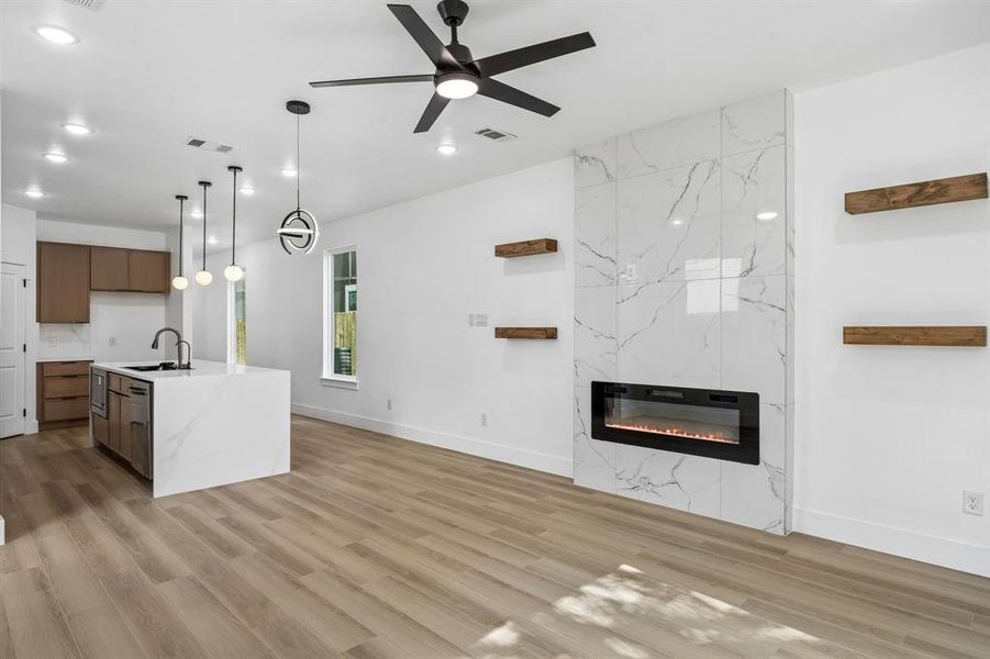 Spacious, unfurnished interior of a new home in , Dallas (Image 16).