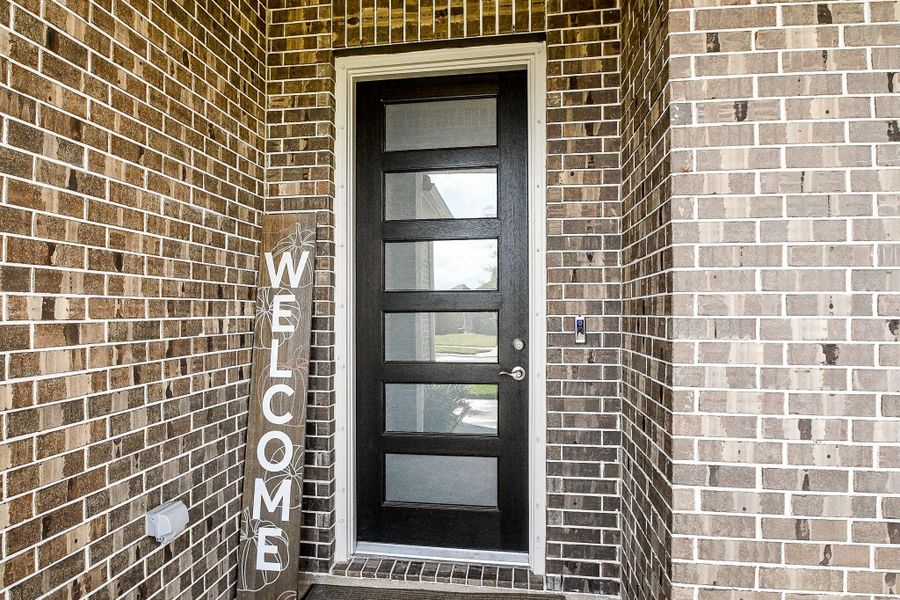 Exterior details and patio area of a home in , Rosharon (Image 27). Exterior details and patio area of a home in , Rosharon (Image 27).