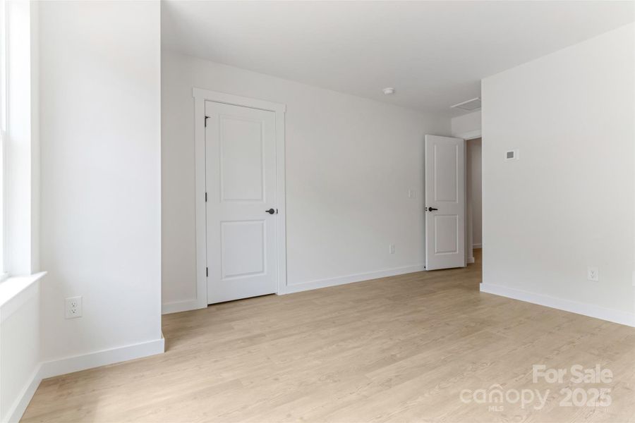Spacious, unfurnished interior of a new home in , Hickory (Image 12).