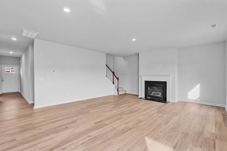 Spacious, unfurnished interior of a new home in Hanes Lake, Winston-Salem (Image 18).