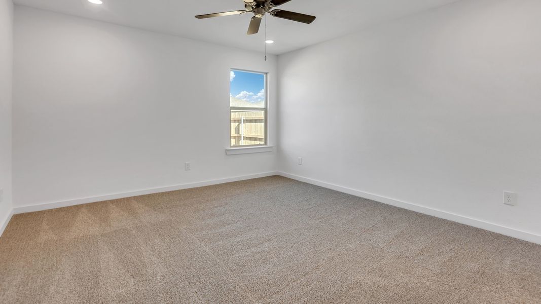 Spacious, unfurnished interior of a new home in Terra Vista, Lubbock (Image 11).