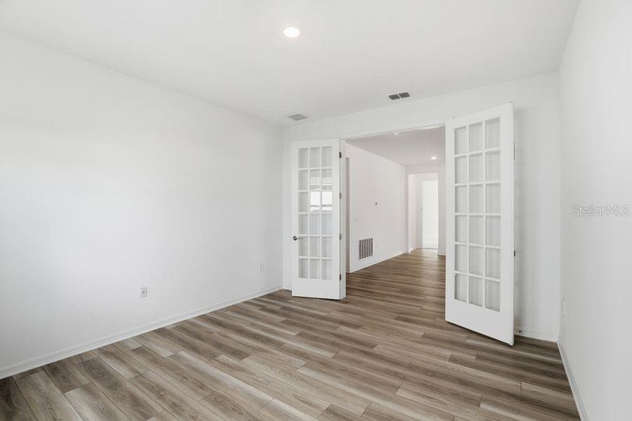 Spacious, unfurnished interior of a new home in Center Lake Ranch Community Group Page, St. Cloud (Image 25).