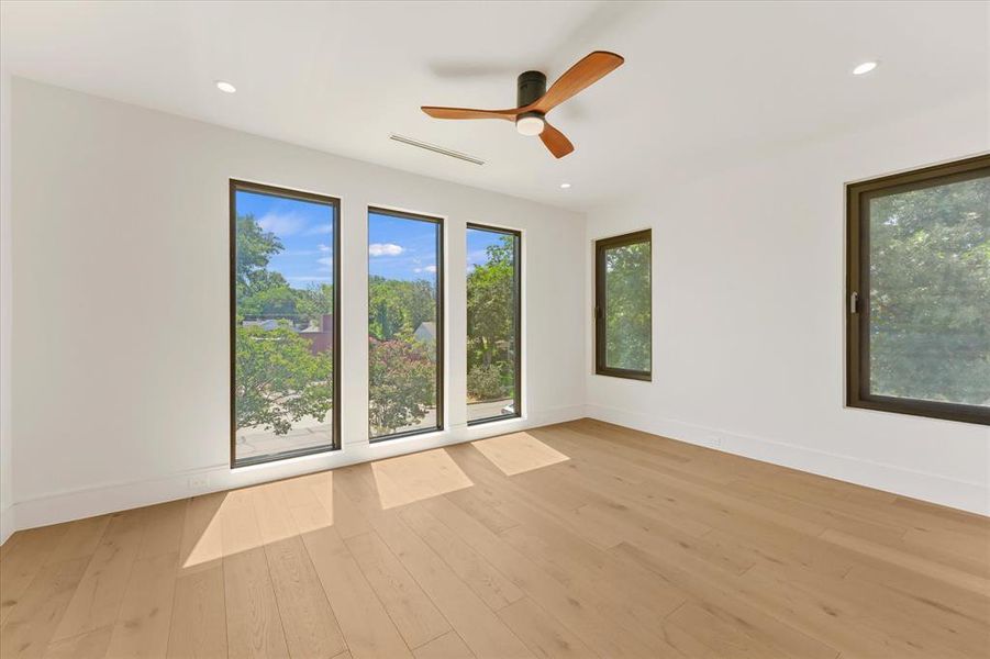 Spacious, unfurnished interior of a new home in , Dallas (Image 21).