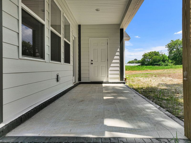 Representative exterior details of a home built from the Colin by Horizon Construction and Development in The Village at Bonnie Oaks, Lebanon (Image 24).