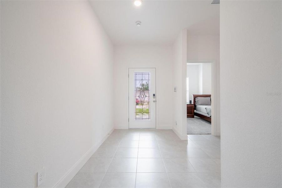 Spacious, unfurnished interior of a new home in , Punta Gorda (Image 20). Spacious, unfurnished interior of a new home in , Punta Gorda (Image 20).