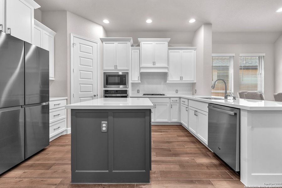 Furnished interior view inside a new home in Kallison Ranch 45', San Antonio (Image 25). Furnished interior view inside a new home in Kallison Ranch 45', San Antonio (Image 25).