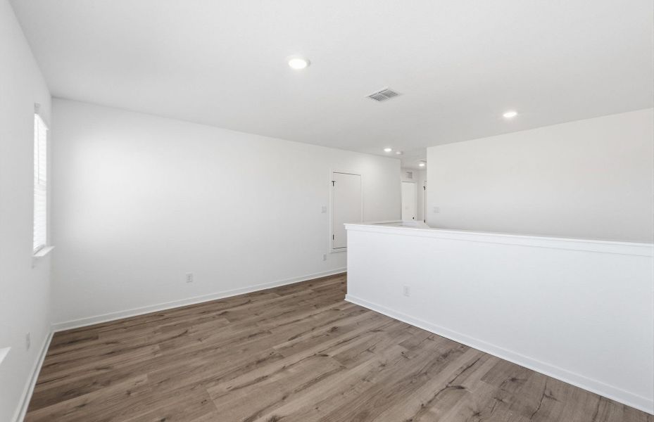 Spacious, unfurnished interior of a new home in Sunfield, Buda (Image 49). Spacious, unfurnished interior of a new home in Sunfield, Buda (Image 49).