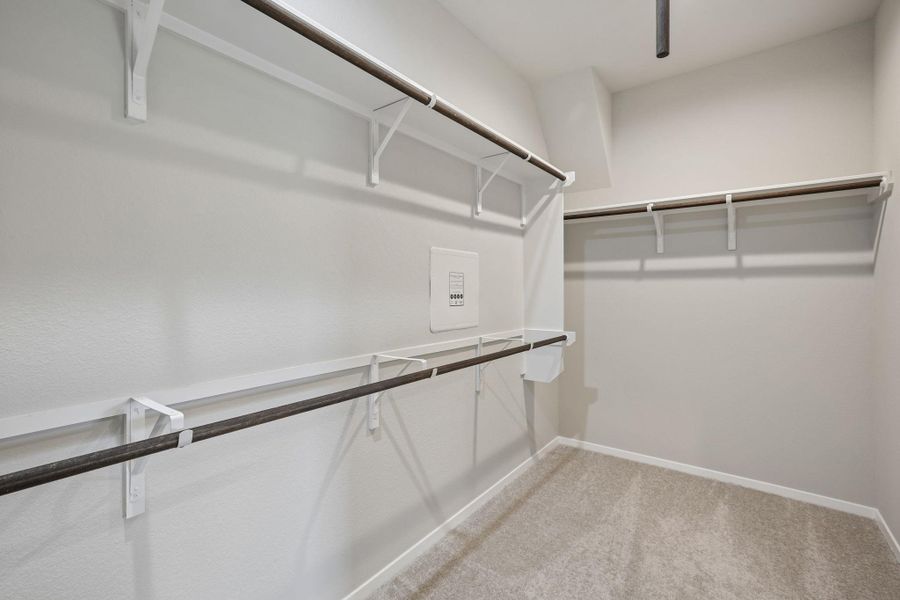 Spacious, unfurnished interior of a new home in Cloverleaf, Austin (Image 28).