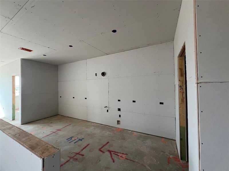 Spacious, unfurnished interior of a new home in Rolling Glen, Hutto (Image 7).