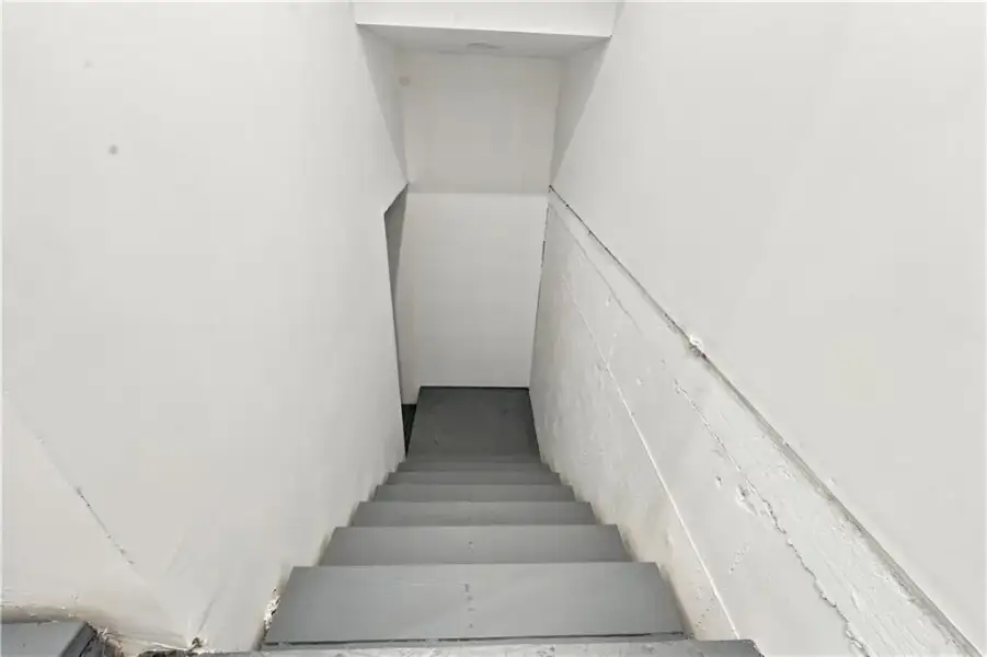 Image 37 of a home in .