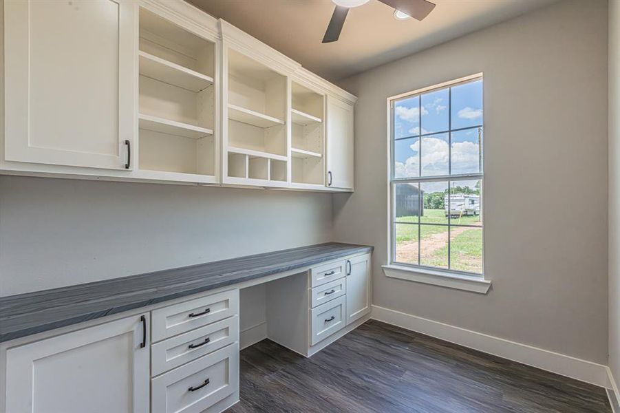 Furnished interior view inside a new home in , Alvarado (Image 10).