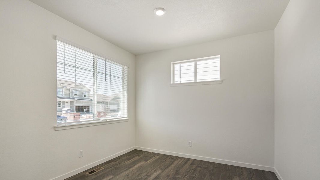 Spacious, unfurnished interior of a new home in Silver Peaks, Lochbuie (Image 14).