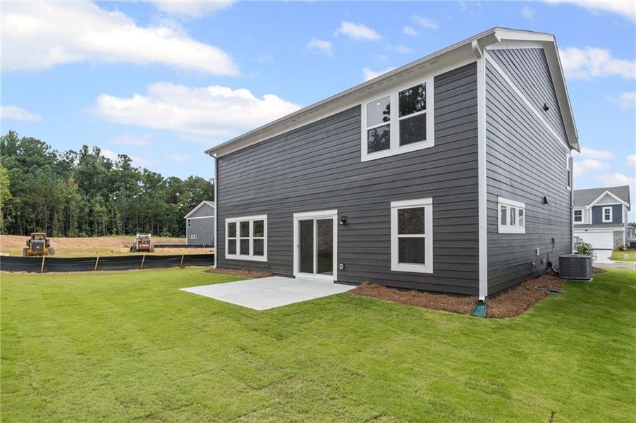 Exterior details and patio area of a home in Sage Woods, Dallas (Image 3).