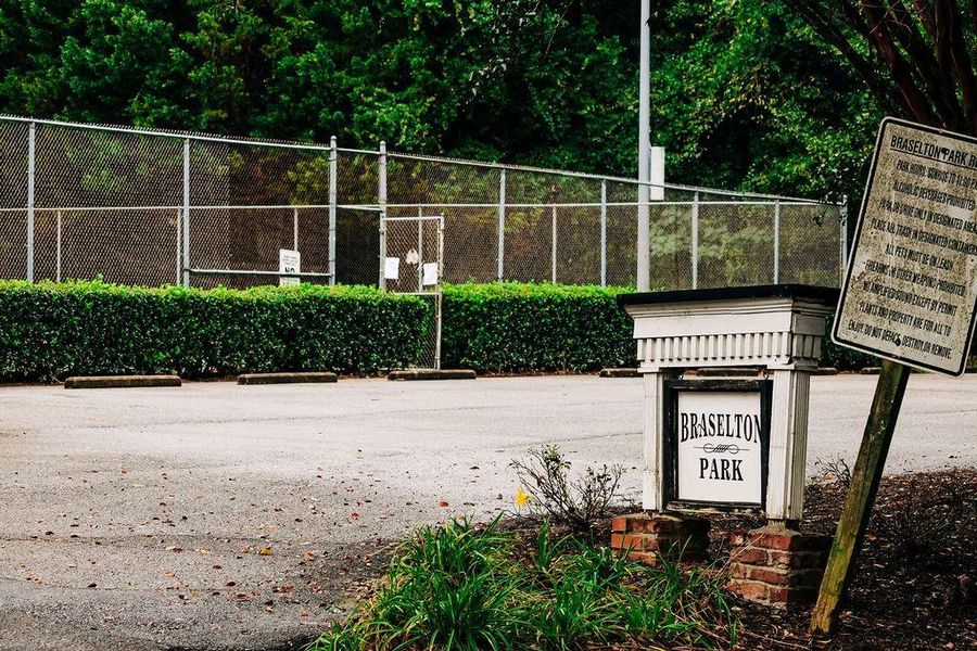 Community amenities in Rosewood Lake Estates, Hoschton (Image 51).