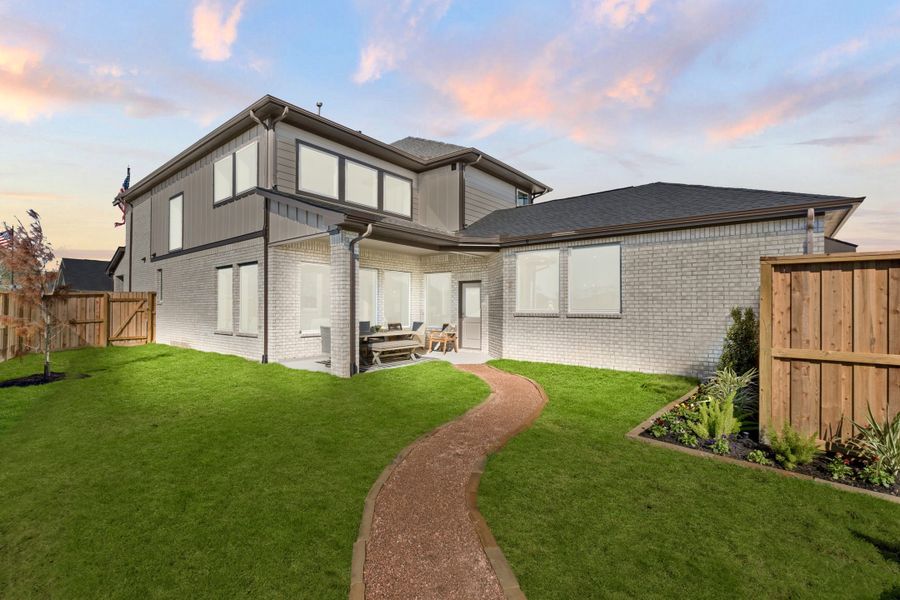 Exterior details and patio area of a home in Riceland, Mont Belvieu (Image 3).
