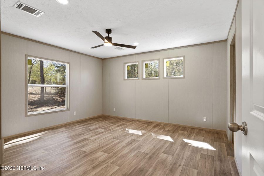 Spacious, unfurnished interior of a new home in , Keystone Heights (Image 23).