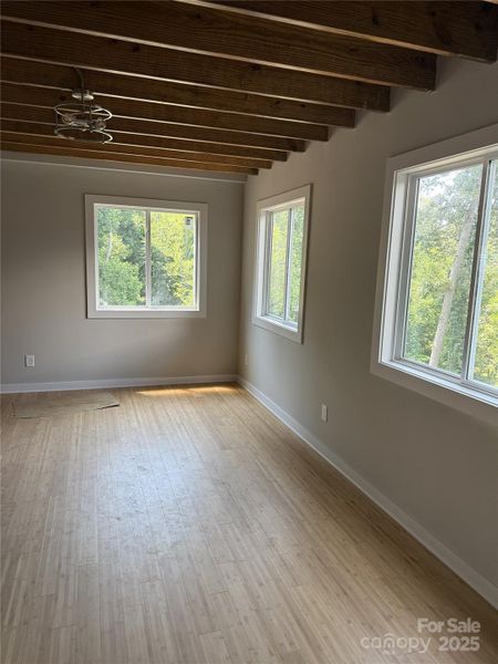 Image 14 of a home in . Image 14 of a home in .