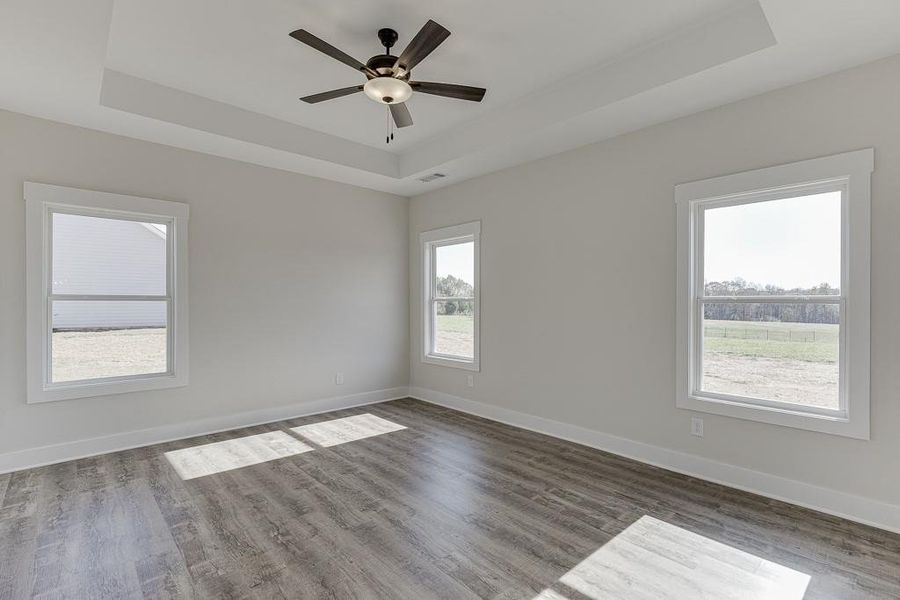Spacious, unfurnished interior of a new home in , Hartwell (Image 39).