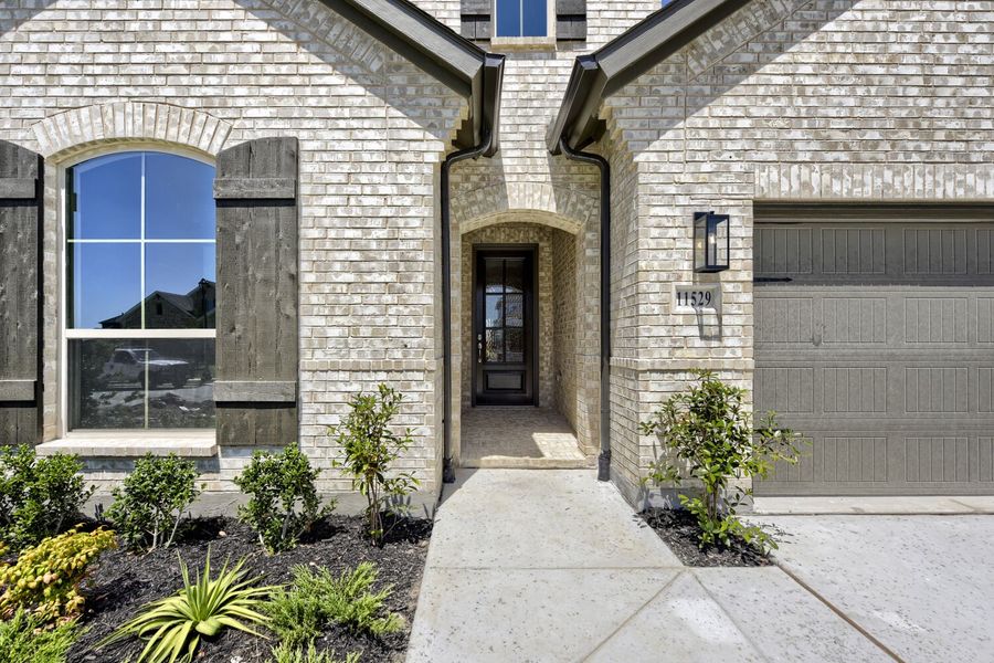 11529 Hardwick - Front Entryway