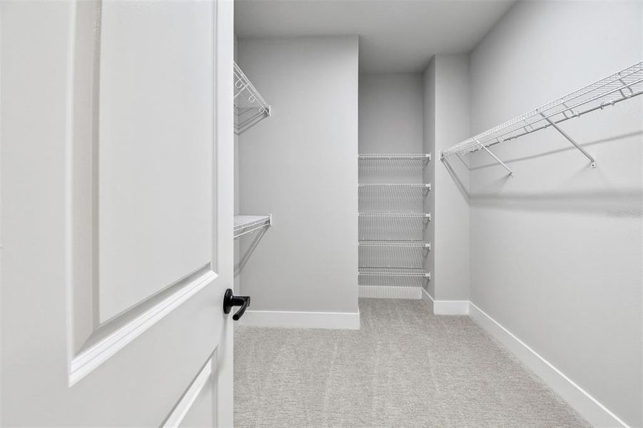 Spacious, unfurnished interior of a new home in Towns at Union, St. Petersburg (Image 34).