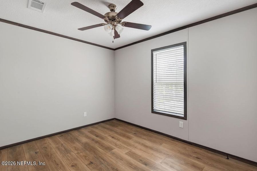 Spacious, unfurnished interior of a new home in , Middleburg (Image 51).