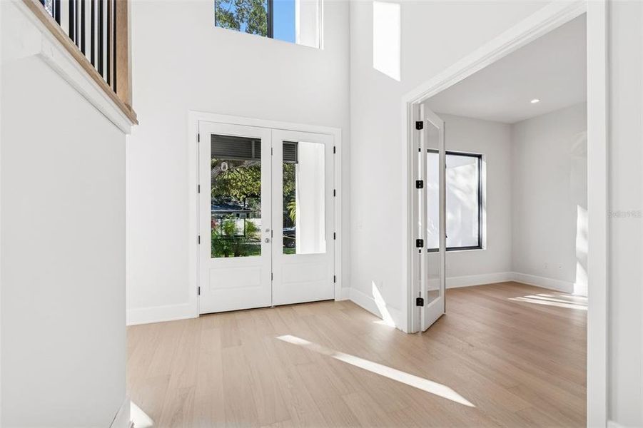 Spacious, unfurnished interior of a new home in , Tampa (Image 54).