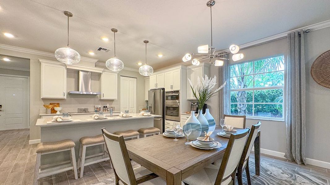 3237 Holly Dining 2of3 F1