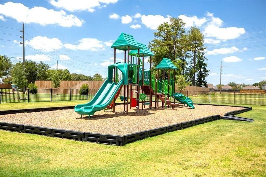 Community amenities in Imperial Heights, Houston (Image 29). Community amenities in Imperial Heights, Houston (Image 29).