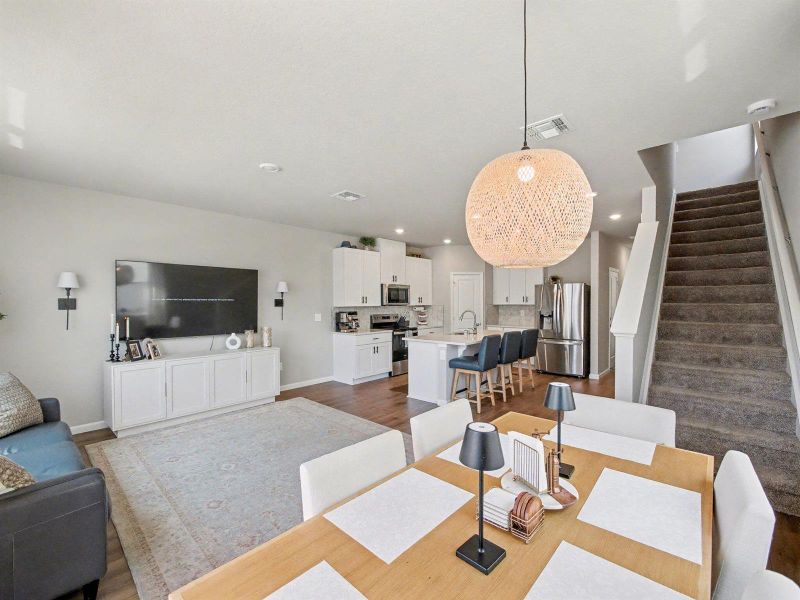 Dining/Living Dining/Living