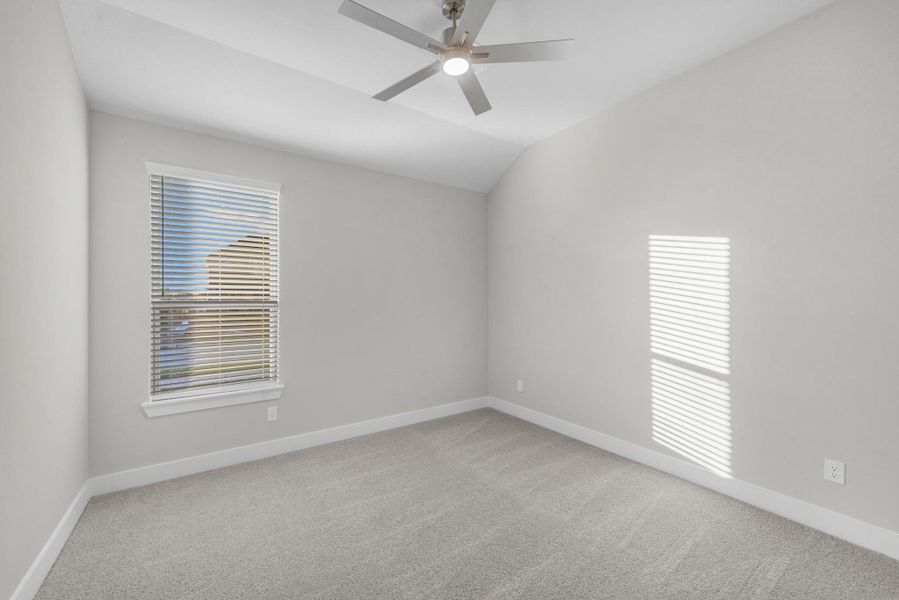 Spacious, unfurnished interior of a new home in Briarwood Crossing, Rosenberg (Image 21).