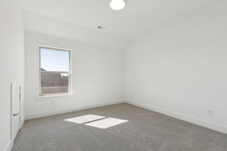 Spacious, unfurnished interior of a new home in Lakeway Estates, Waxahachie (Image 31). Spacious, unfurnished interior of a new home in Lakeway Estates, Waxahachie (Image 31).