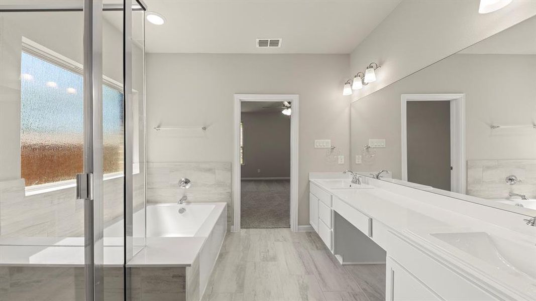 23. 2544 Three Bars - Bath (4) 23. 2544 Three Bars - Bath (4)