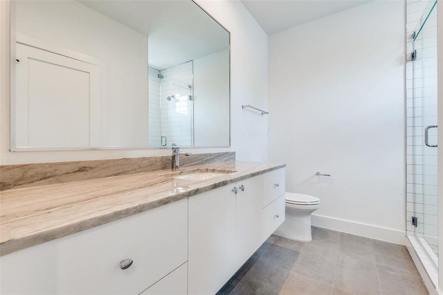 Furnished interior view inside a new home in , Dallas (Image 28).